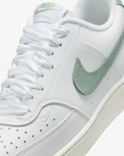 Lade das Bild in den Galerie-Viewer, NIKE W COURT VISION LOW NEXT NATURE
