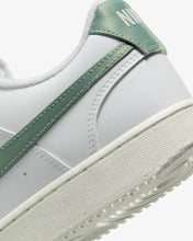 Lade das Bild in den Galerie-Viewer, NIKE W COURT VISION LOW NEXT NATURE
