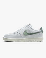 Lade das Bild in den Galerie-Viewer, NIKE W COURT VISION LOW NEXT NATURE
