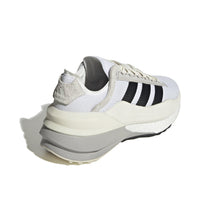 Lade das Bild in den Galerie-Viewer, ADIDAS AVRYN_X FTWWHT/CBLACK/OWHITE Bild 3
