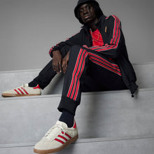 Lade das Bild in den Galerie-Viewer, ADIDAS GAZELLE TERRACE ICON MANCHESTER UNITED CREWHT/MUFRED/CBLACK Bild 10
