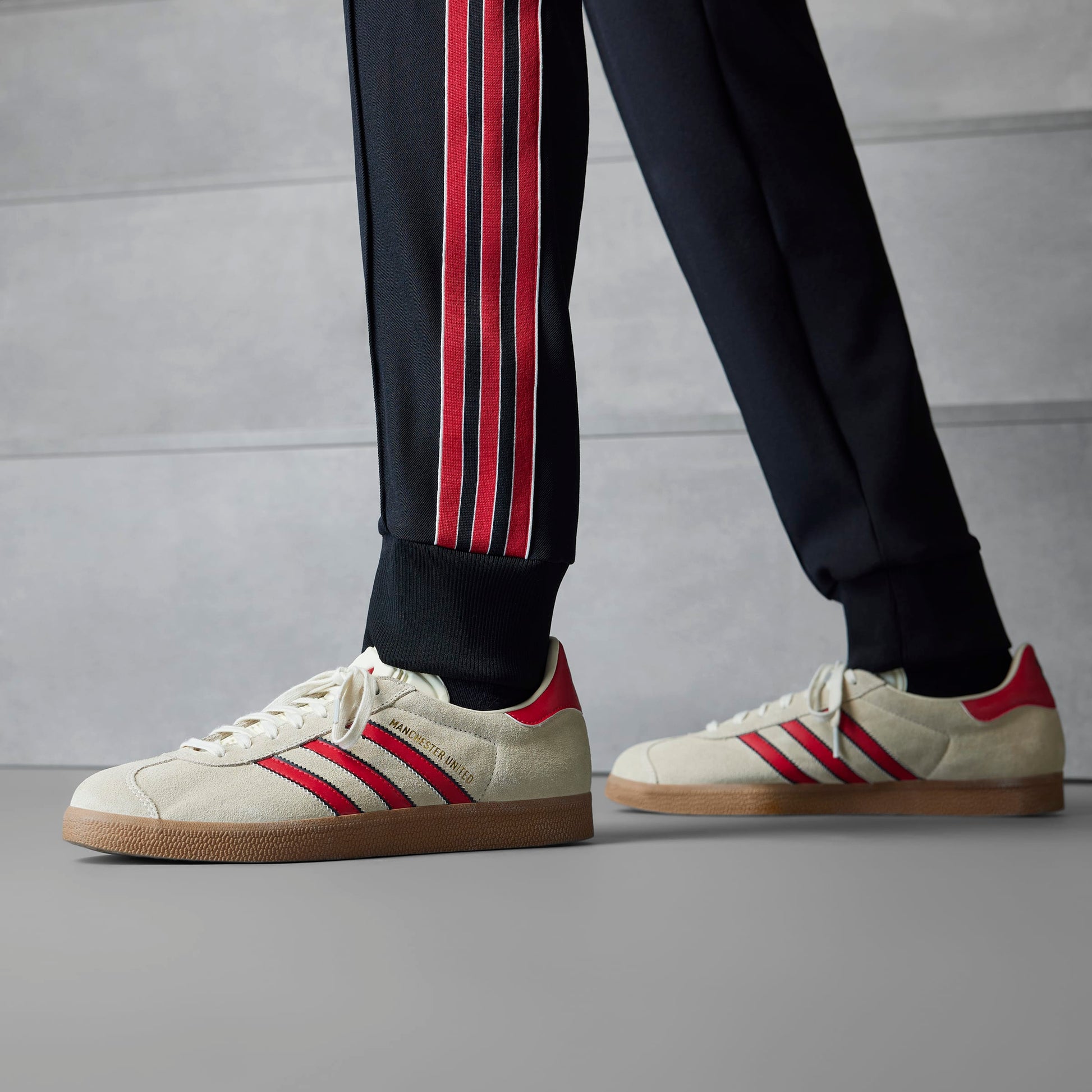 ADIDAS GAZELLE TERRACE ICON MANCHESTER UNITED CREWHT/MUFRED/CBLACK Bild 9