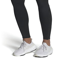 Lade das Bild in den Galerie-Viewer, ADIDAS ULTRABOOST LIGHT 23 FTWWHT/FTWWHT/CRYWHT Bild 2

