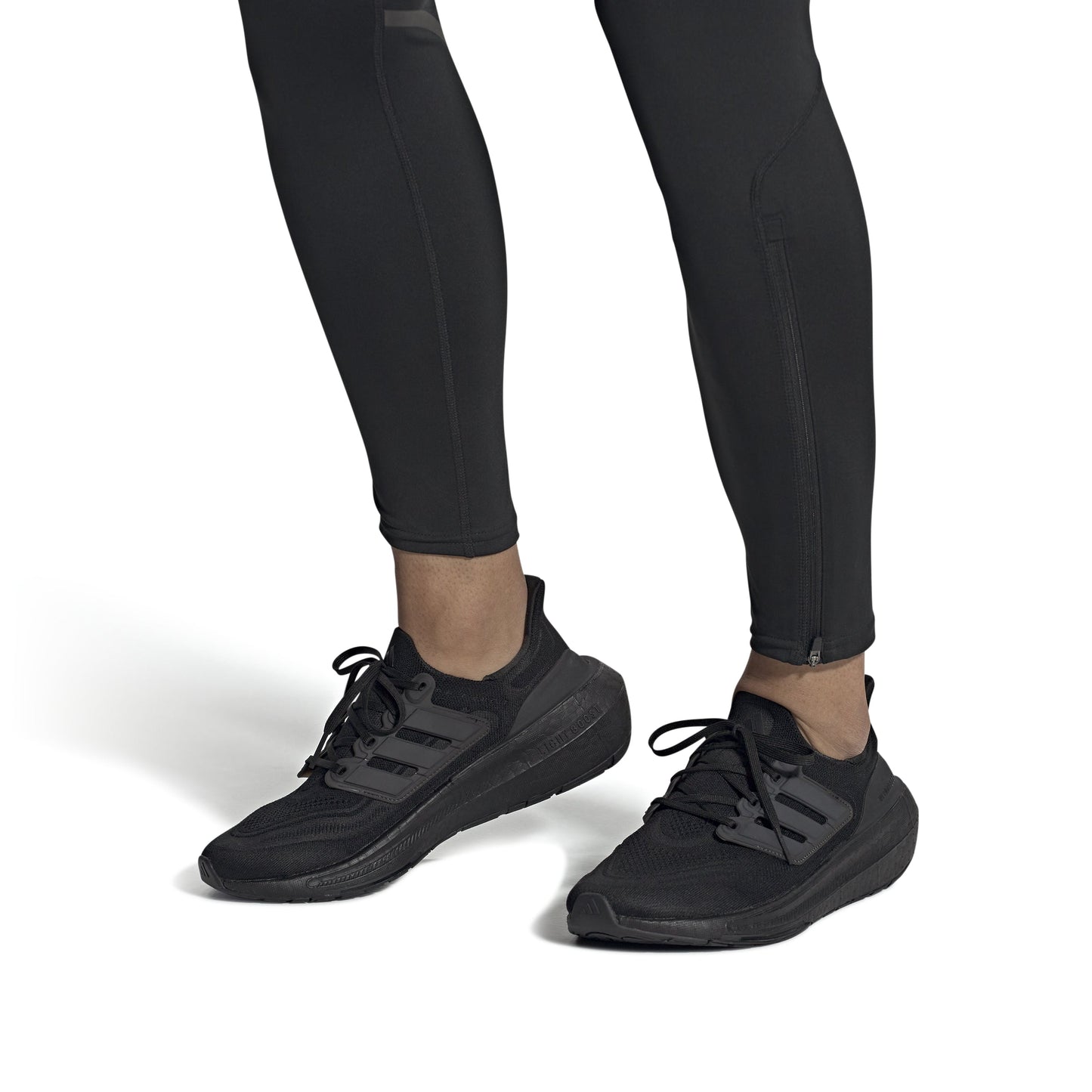 ADIDAS ULTRABOOST LIGHT 23 CBLACK/CBLACK/CBLACK Bild 2