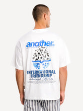 Lade das Bild in den Galerie-Viewer, ANOTHER COTTON LAB International Friendship Football T-Shirt WHITE Bild 1
