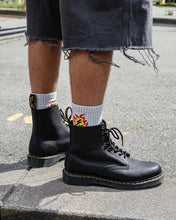 Lade das Bild in den Galerie-Viewer, DR. MARTENS 1460 PASCAL AMBASSADOR BLACK Bild 2
