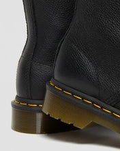 Lade das Bild in den Galerie-Viewer, DR. MARTENS 1460 PASCAL VIRGINIA BLACK Bild 9
