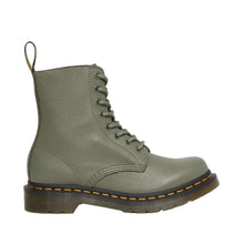 Lade das Bild in den Galerie-Viewer, DR. MARTENS 1460 PASCAL VIRGINIA KHAKI GREEN KHAKI GREEN Bild 1
