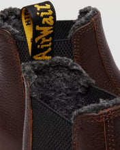 Lade das Bild in den Galerie-Viewer, DR. MARTENS 2976 GRIZZLY LEDER CHELSEA BOOT DARK BROWN Bild 7
