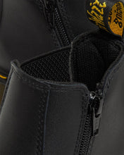Lade das Bild in den Galerie-Viewer, DR. MARTENS 2976 J SOFTY BLACK Bild 5
