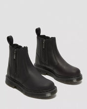 Lade das Bild in den Galerie-Viewer, DR MARTENS 2976 ALYSON DM'S WINTERGRIP CHELSEA BOOTS SNOWPLOW BLACK SNOWPLOW WP Bild 6
