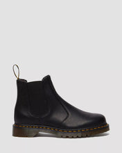 Lade das Bild in den Galerie-Viewer, DR MARTENS 2976 GRIZZLY CHELSEA BOOT GEFÜTTERT BLACK Bild 1
