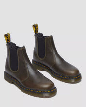Lade das Bild in den Galerie-Viewer, DR MARTENS 2976 GRIZZLY CHELSEA BOOT GEFÜTTERT DMS OLIVE GRIZZLY Bild 4
