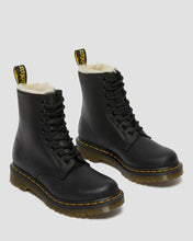 Lade das Bild in den Galerie-Viewer, DR MARTENS SERENA GEFÜTTERT BLACK Bild 10
