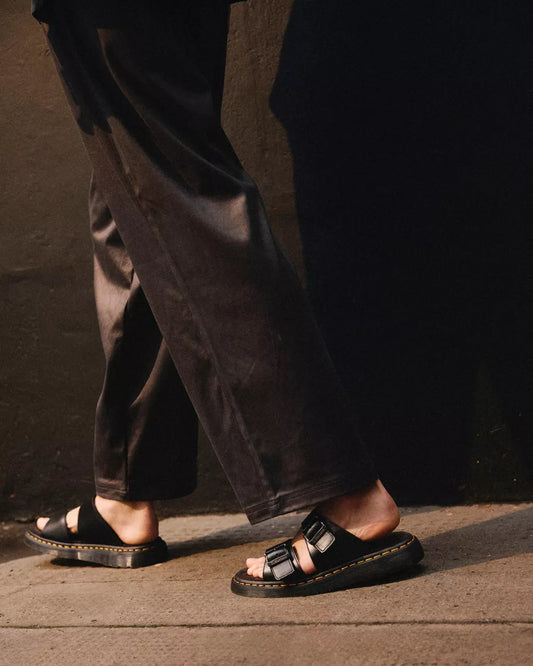 DR. MARTENS JOSEF BUCKLE SLIDE BLACK ANALINE BLACK Bild 2