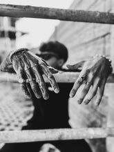 Lade das Bild in den Galerie-Viewer, FAINZ ONE LOVE RING - Bild 3

