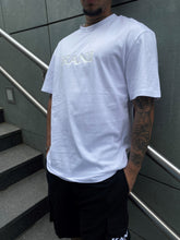 Load image into Gallery viewer, KARL KANI SPLASH RETRO TEE WHITE
