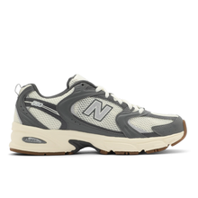 Load image into Gallery viewer, NEW BALANCE 530
