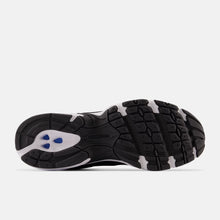 Load image into Gallery viewer, NEW BALANCE 530
