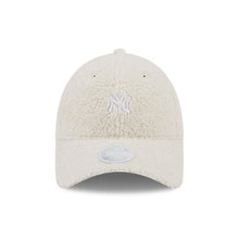 Load image into Gallery viewer, NEW ERA TEDDY 9FORTY WOMEN CAP NEW YORK YANKEES
