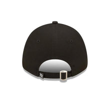 Load image into Gallery viewer, NEW ERA 9FORTY WOMEN CAP NEW YORK YANKEES STRAWBERRY
