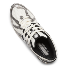 Lade das Bild in den Galerie-Viewer, NEW BALANCE 1906R SILVER METALLIC / BLACK / SEA SALT Bild 11

