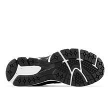 Lade das Bild in den Galerie-Viewer, NEW BALANCE 2002R BLACK Bild 7
