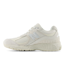 Lade das Bild in den Galerie-Viewer, NEW BALANCE 2002R SEA SALT / SILVER METALLIC Bild 4
