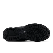 Lade das Bild in den Galerie-Viewer, NEW BALANCE 2002R BLACK Bild 5
