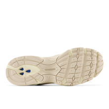 Lade das Bild in den Galerie-Viewer, NEW BALANCE 530 BEIGE / ANGORA / INCENSE AA Bild 13
