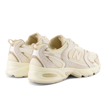 Lade das Bild in den Galerie-Viewer, NEW BALANCE 530 BEIGE / ANGORA / INCENSE AA Bild 5

