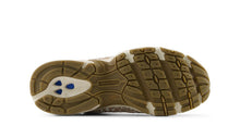 Lade das Bild in den Galerie-Viewer, NEW BALANCE 530 FLAT TAUPE Bild 5

