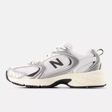 Lade das Bild in den Galerie-Viewer, NEW BALANCE 530 GREY Bild 4
