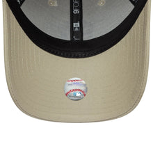 Lade das Bild in den Galerie-Viewer, NEW ERA 9FORTY CAP MLB OUTLINE NEW YORK YANKEES LIGHT BEIGE Bild 5
