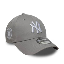 Lade das Bild in den Galerie-Viewer, NEW ERA 9FORTY CAP MLB SIDE PATCH NEW YORK YANKEES GREY Bild 1
