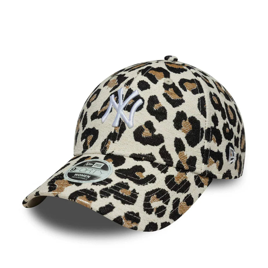 NEW ERA 9FORTY WOMEN MLB LEOPARD MIDI LOGO CAP NEW YORK YANKEES LIGHT BEIGE Bild 1
