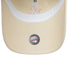 Lade das Bild in den Galerie-Viewer, NEW ERA 9TWENTY CONTRAST STITCH WOMEN CAP NEW YORK YANKEES LIGHT BEIGE Bild 5
