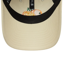 Lade das Bild in den Galerie-Viewer, NEW ERA 9TWENTY PHRASE WOMEN CAP LIGHT BEIGE Bild 5
