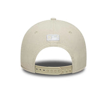 Lade das Bild in den Galerie-Viewer, NEW ERA LINEN 9FORTY M-CROWN CAP NEW YORK YANKEES LIGHT BEIGE Bild 4
