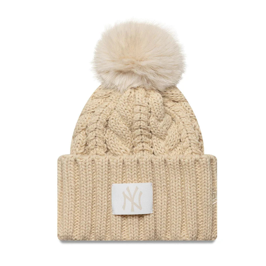 NEW ERA WMNS CABLE WIDE BEANIE NEW YORK YANKEES LIGHT BEIGE Bild 1