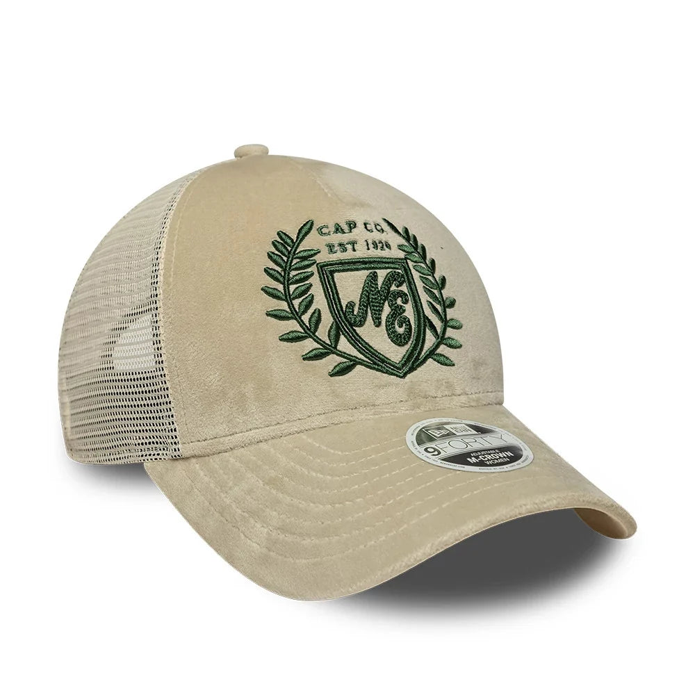 WMNS VELOUR 9FORTY M-CROWN A-FRAME TRUCKER CAP LIGHT BEIGE Bild 3