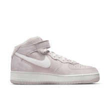 Lade das Bild in den Galerie-Viewer, NIKE AIR FORCE 1 MID 07 QS
