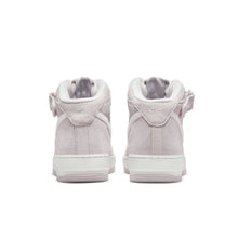 Lade das Bild in den Galerie-Viewer, NIKE AIR FORCE 1 MID 07 QS
