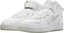 Lade das Bild in den Galerie-Viewer, NIKE AIR FORCE 1 MID '07 SUMMIT WHITE/LIGHT BONE-SUMMIT WHITE Bild 2
