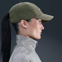 Lade das Bild in den Galerie-Viewer, NIKE CLUB CAP FUTURA WASHED MEDIUM OLIVE/WHITE Bild 6
