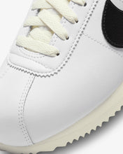 Lade das Bild in den Galerie-Viewer, NIKE CORTEZ WHITE/BLACK-LT PHOTO BLUE-SAIL Bild 5
