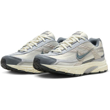 Lade das Bild in den Galerie-Viewer, NIKE INITIATOR LIGHT BONE/SMOKE GREY-COCONUT LIGHT BONE/SMOKE GREY-COCONUT Bild 2

