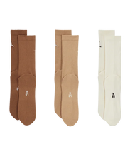 Load image into Gallery viewer, JORDAN CUSH CREW SOCKEN 3ER PACK MULTI-COLOR Bild 3
