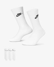 Load image into Gallery viewer, NIKE SPORTSWEAR EVERYDAY ESSENTIAL CREW SOCKEN WHITE/BLACK Bild 1
