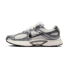 Lade das Bild in den Galerie-Viewer, NIKE V5 RNR PHANTOM/BLACK-PENCIL POINT PHANTOM/BLACK-PENCIL POINT Bild 3
